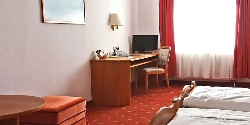 Classic Tek Büyük Yataklı Oda