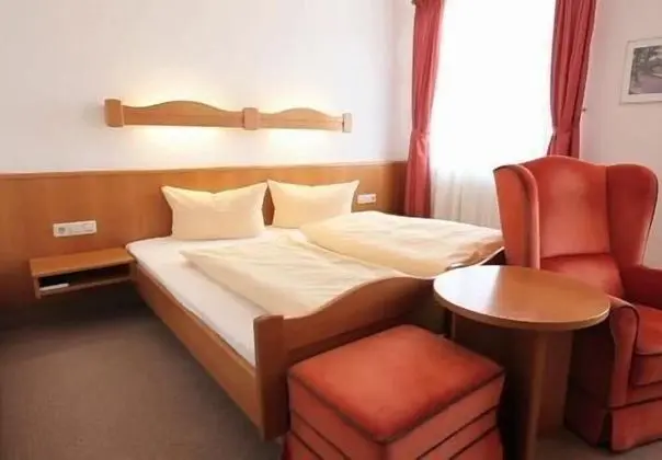 Classic Tek Büyük Yataklı Oda