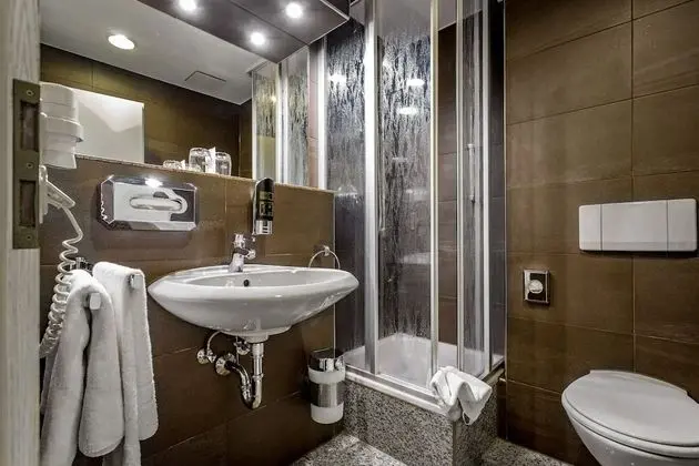 Standard Tek Büyük Yataklı Oda