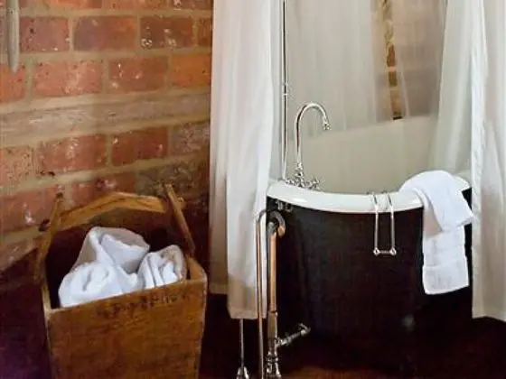 Standard Kır Evi, Banyolu/Duşlu (The White Oak Cabin)