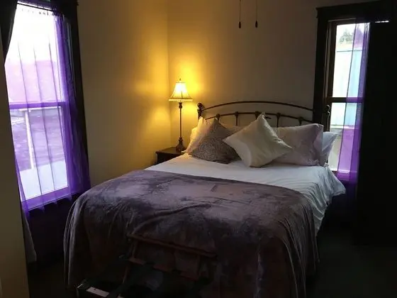 Junior Tek Büyük Yataklı Oda