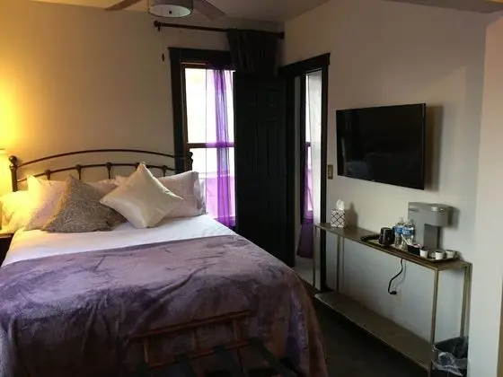 Junior Tek Büyük Yataklı Oda