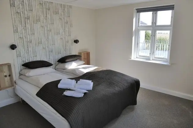 Tek Büyük Yataklı Oda, Ortak Banyo