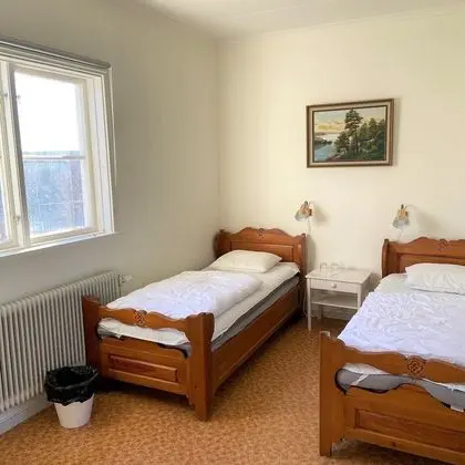 İki Ayrı Yataklı Oda, Ortak Banyo, Ek Bina