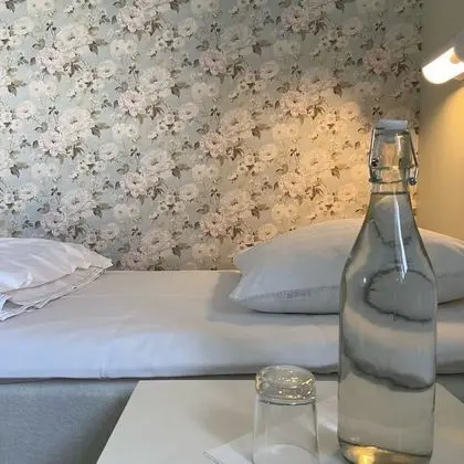 İki Ayrı Yataklı Oda, Ortak Banyo, Ek Bina