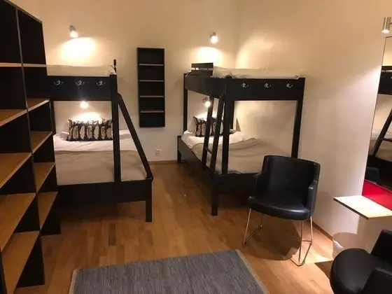 Standard Dört Kişilik Oda, Ortak Banyo