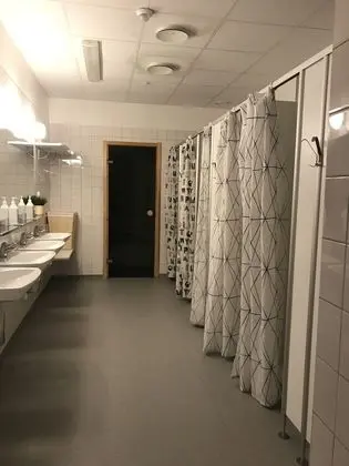 Standard Dört Kişilik Oda, Ortak Banyo