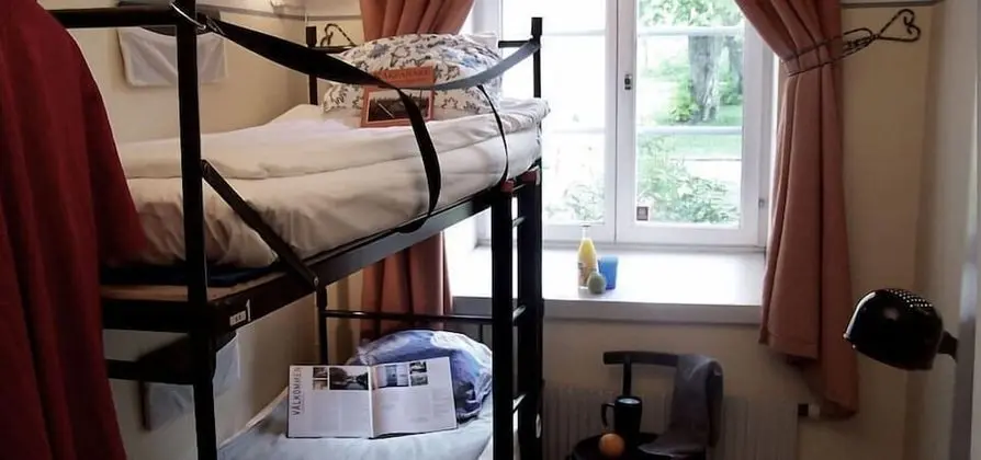 Basic Ortak Ranzalı Oda, Sadece erkekler için