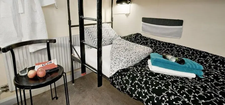 Basic Ortak Ranzalı Oda, Sadece kadınlar için