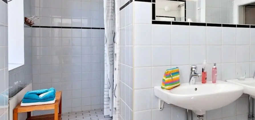 Basic Ortak Ranzalı Oda, Sadece kadınlar için