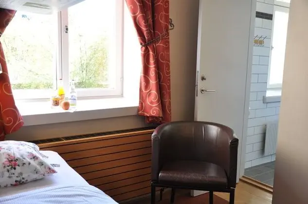 Üç Kişilik Oda (Linen and towels not included)