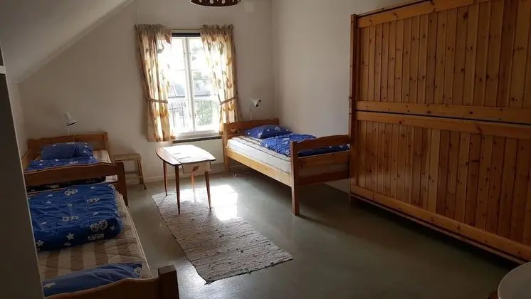 Üç Kişilik Oda, Ortak Banyo