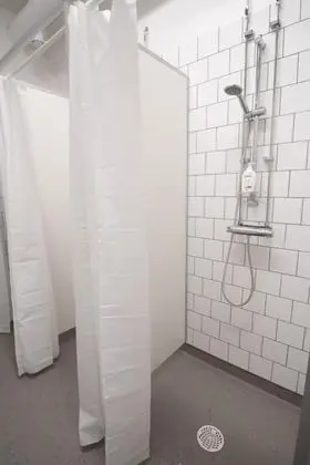 Family Oda, Ortak Banyo (plus)