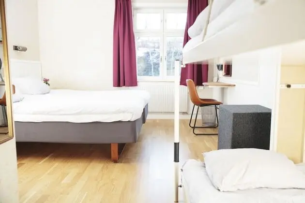 Oda, Özel Banyo (Linen and towels not included)