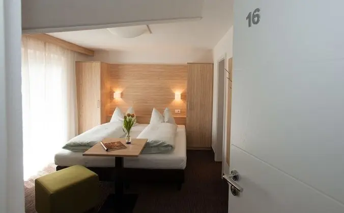 Tek Büyük veya İki Ayrı Yataklı Oda, Balkon