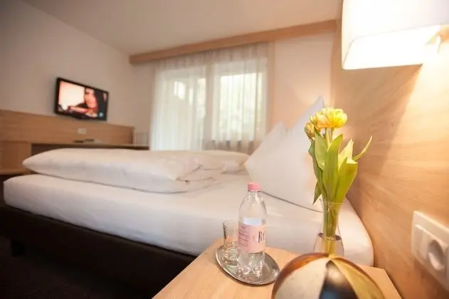 Tek Büyük veya İki Ayrı Yataklı Oda, Balkon