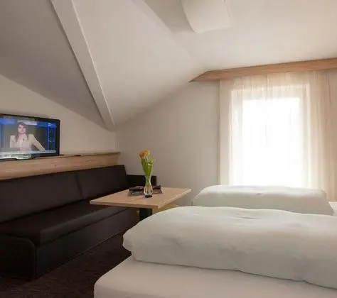 Tek Büyük veya İki Ayrı Yataklı Oda, Balkon