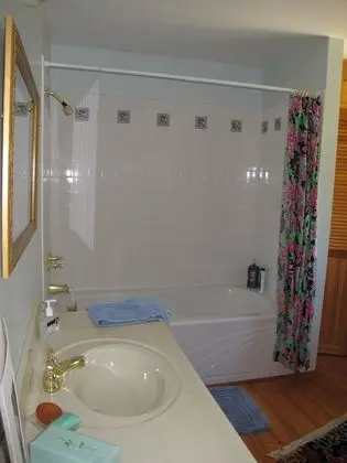Basic Tek Büyük veya İki Ayrı Yataklı Oda, Ortak Banyo, Dağ Manzaralı