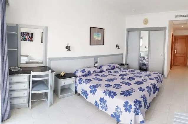 Tek Büyük Yataklı Oda, Balkon