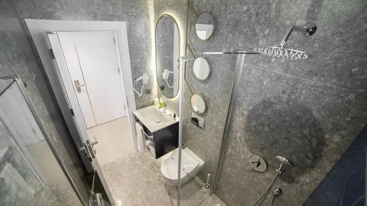 Family Oda - Balkonlu, Kara Manzaralı, Balkonlu