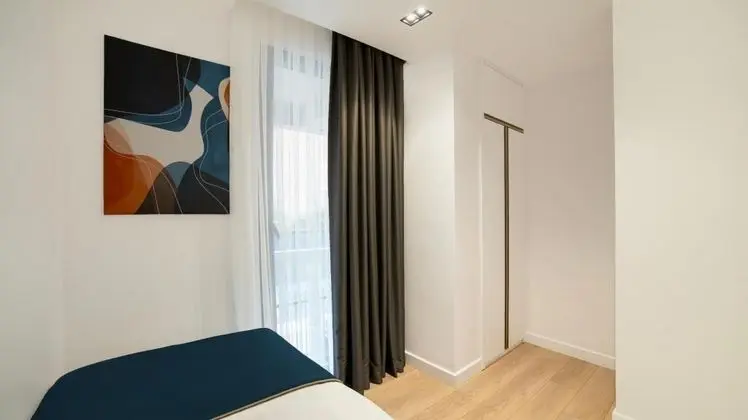 Suite, Kara Manzaralı, Balkonlu