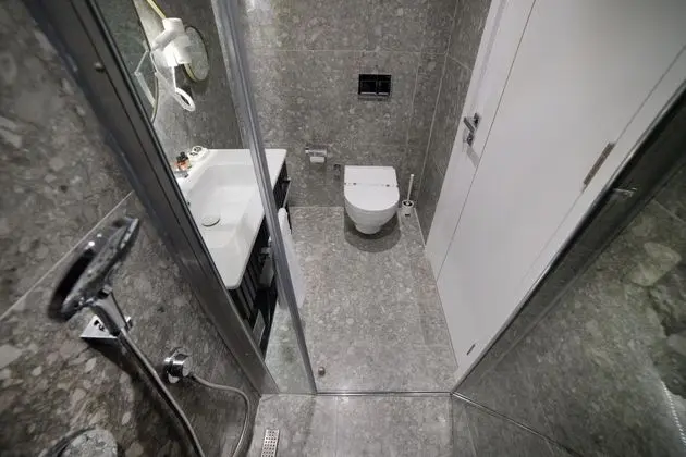 Suite, Kara Manzaralı, Balkonlu