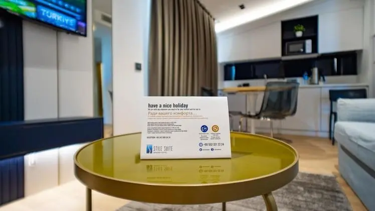 Suite, Kara Manzaralı, Balkonlu
