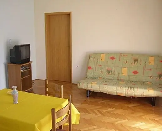 Apart Daire (Stipan - 80 m from sea - A4(2+2))