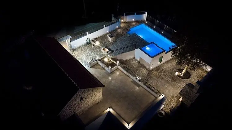 Ev (Stipe - with pool - H(6+1))