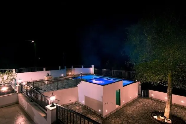 Ev (Stipe - with pool - H(6+1))