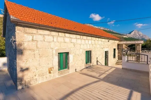 Ev (Stipe - with pool - H(6+1))