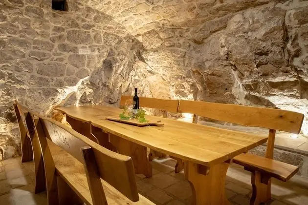 Ev (Stipe - with pool - H(6+1))