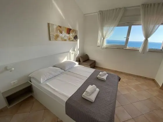 Room with view (no balcony, no kitchen)