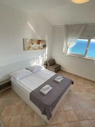 Room with view (no balcony, no kitchen)