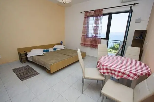 Apart Daire (Stipica - 100 m from beach - A1(3+2))