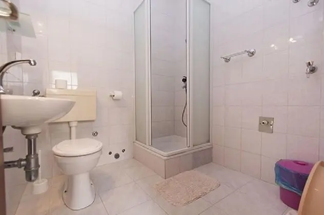 Apart Daire (Stipica - 100 m from beach - A1(3+2))