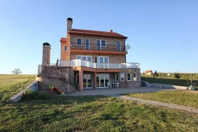 Villa (Five Bedroom Villa with swimming pool)