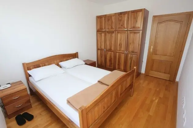 Villa (Five Bedroom Villa with swimming pool)