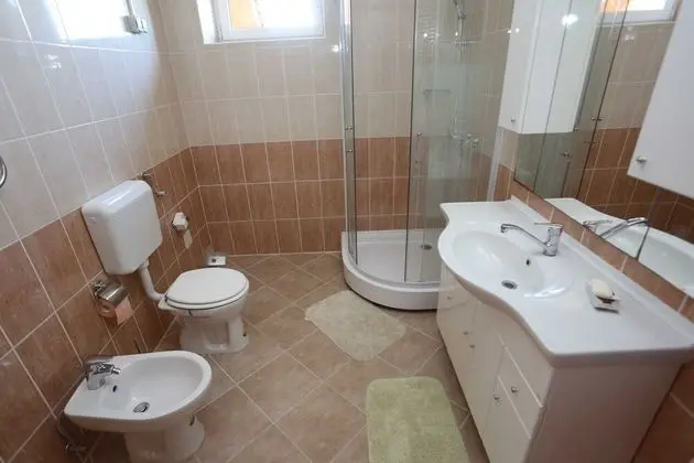 Villa (Five Bedroom Villa with swimming pool)