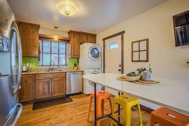 Ev (2 Bedrooms)