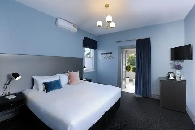 Superior King Suite