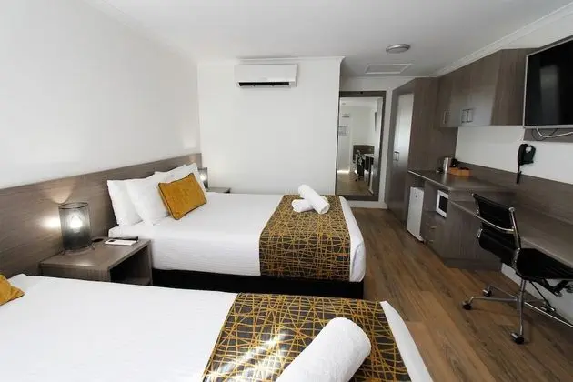 Executive Oda (Queen Twin)