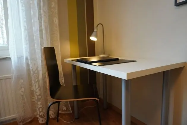 Tek Kişilik Oda, Ek Bina