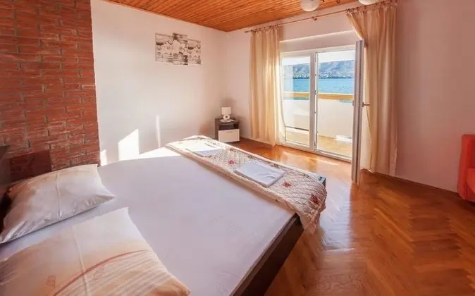 Apart Daire (Stjepan - 10m from beach - A1(4+1))