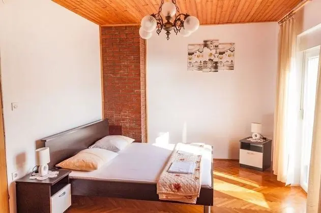 Apart Daire (Stjepan - 10m from beach - A1(4+1))