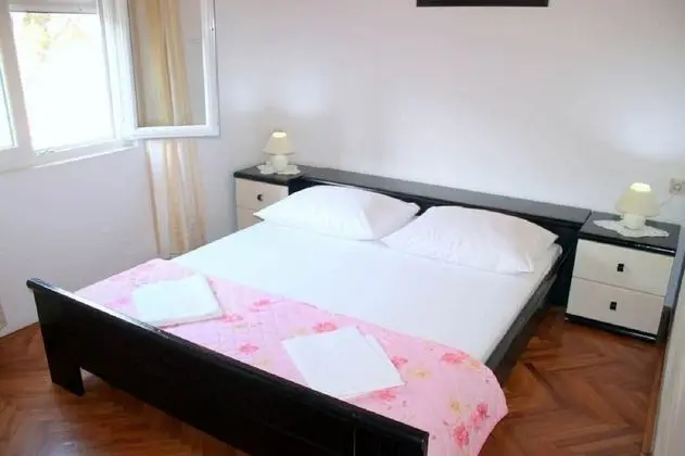 Apart Daire (Stjepan - 10m from beach - A1(4+1))