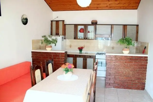 Apart Daire (Stjepan - 10m from beach - A1(4+1))