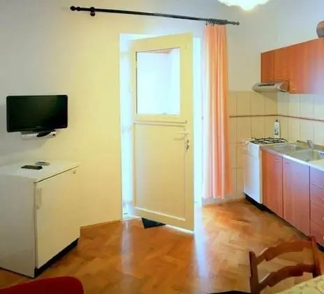 Apart Daire (Stjepan - 10m from beach - A3(2+1))