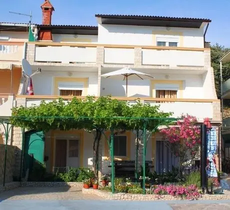 Apart Daire (Stjepan - 10m from beach - A3(2+1))
