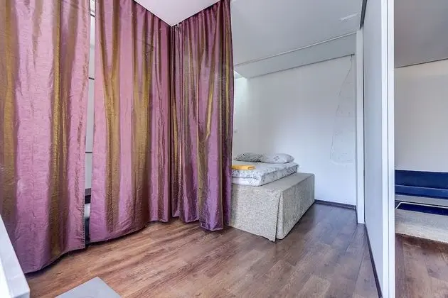 Apart Daire, 1 Yatak Odası (Karavannaya Ulitsa, 5)